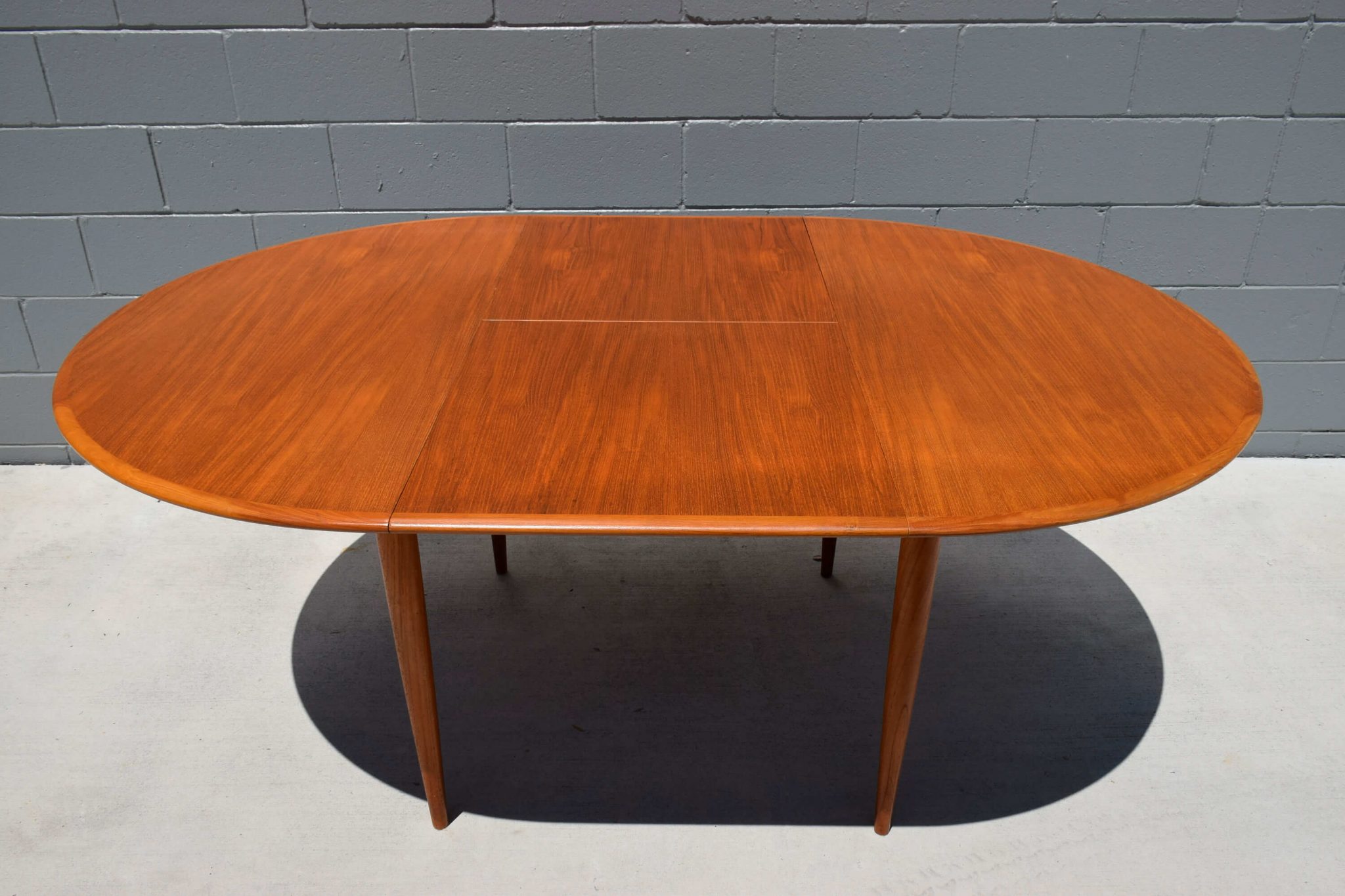 parker dining room table